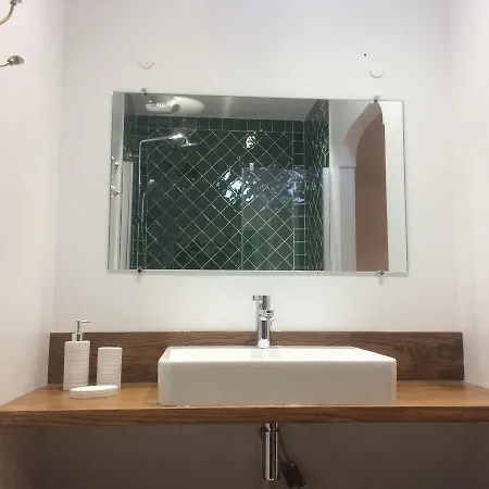 La Cour Verte 3* 가이약